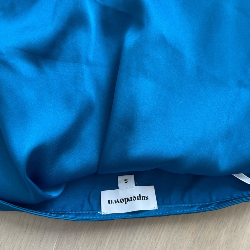 Superdown Halter top - Picture 4 of 4